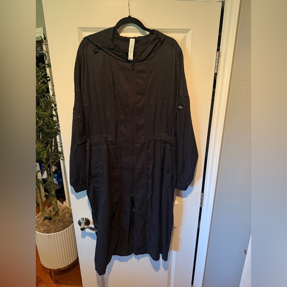ALO Yoga Summer Nights Lightweight Coat - Picture 2 of 4
